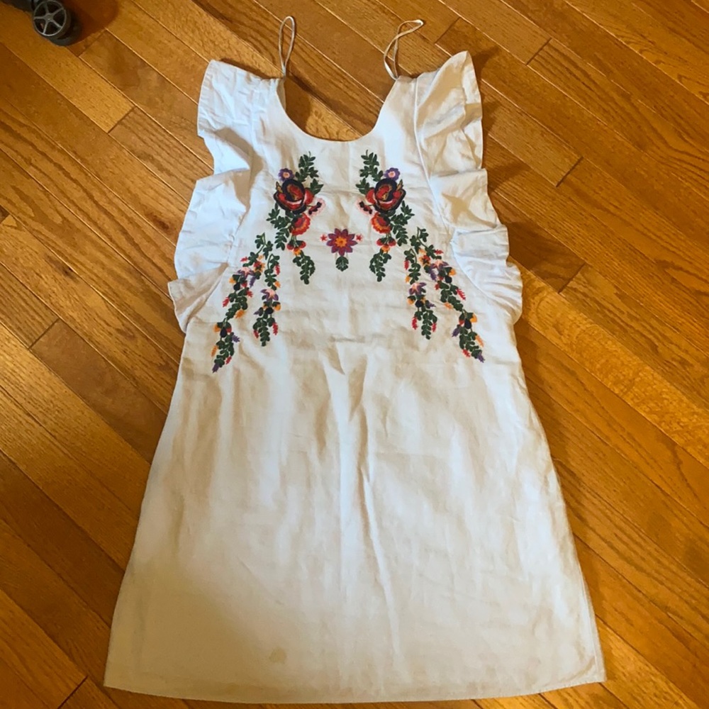 Zara Trafaluc flutter sleeve dress — size M